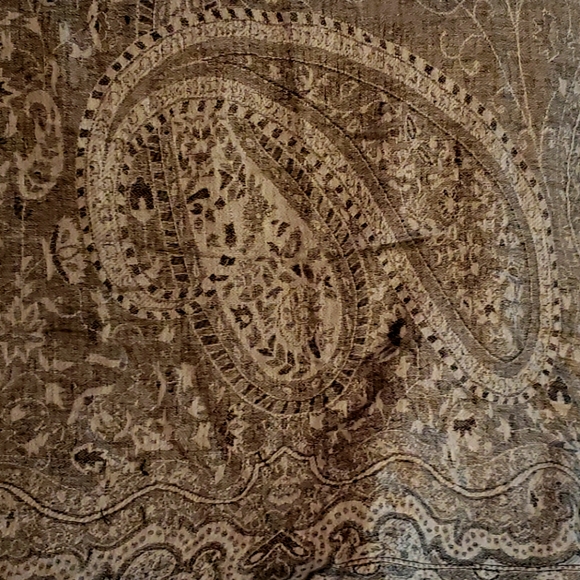 🆕️Magic Scarf - Picture 2 of 3